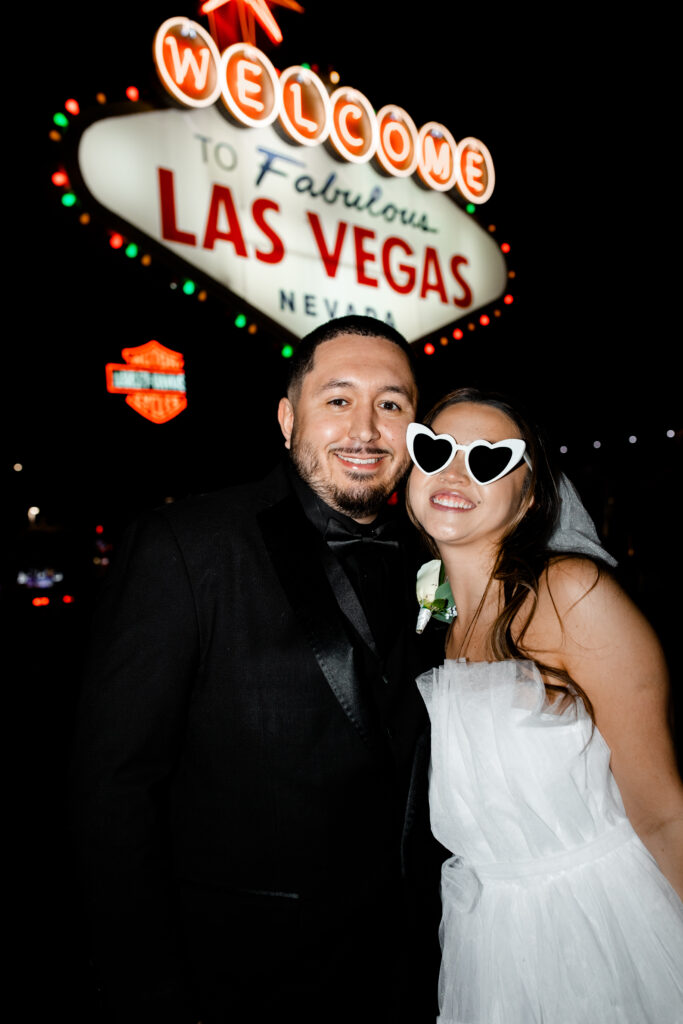 The perfect accessories for a Las Vegas elopement at the Welcome to Las Vegas sign