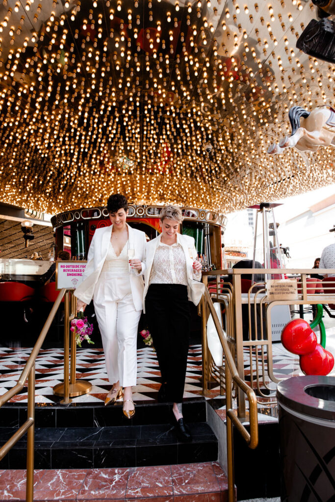 Couples wedding photos at Carousel Bar on Fremont Street in Las Vegas