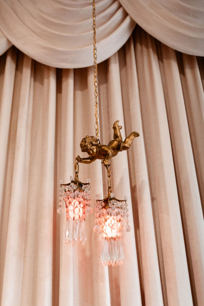 Cherubs hanging at Sure Thing Chapel